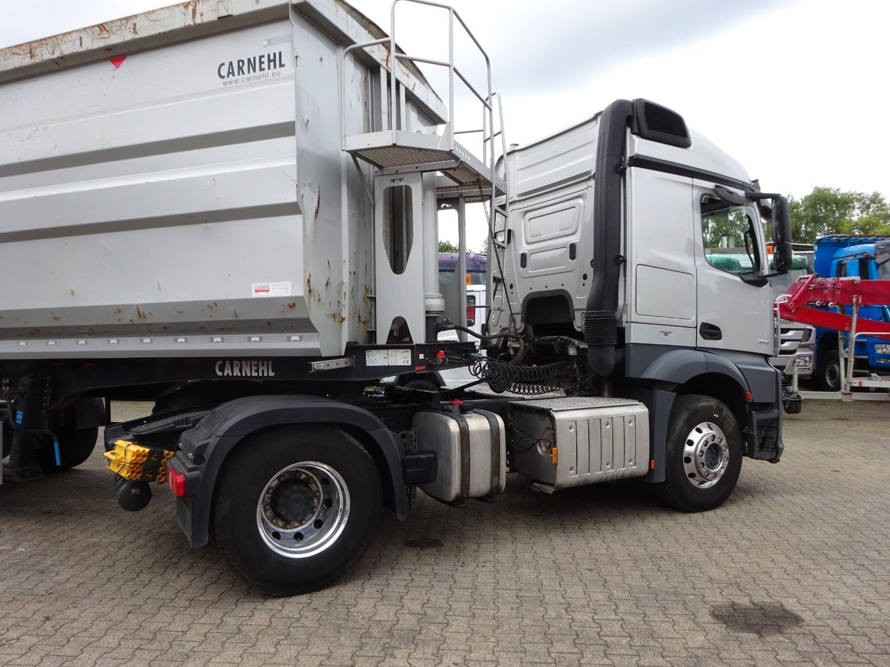 Sattelzugmaschine Mercedes-Benz 845 Actros SZM mit Hydraulik Pumpe 4x2: das Bild 7