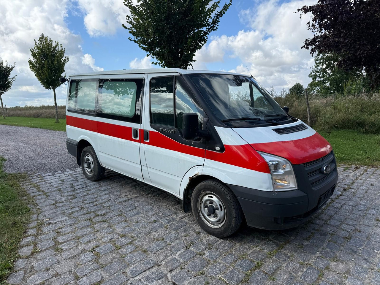 Ford Transit Kombi FT 300 K *1 600 € netto - Personentransporter: das Bild 1 Ford Transit Kombi FT 300 K *1 600 € netto - Personentransporter: das Bild 1