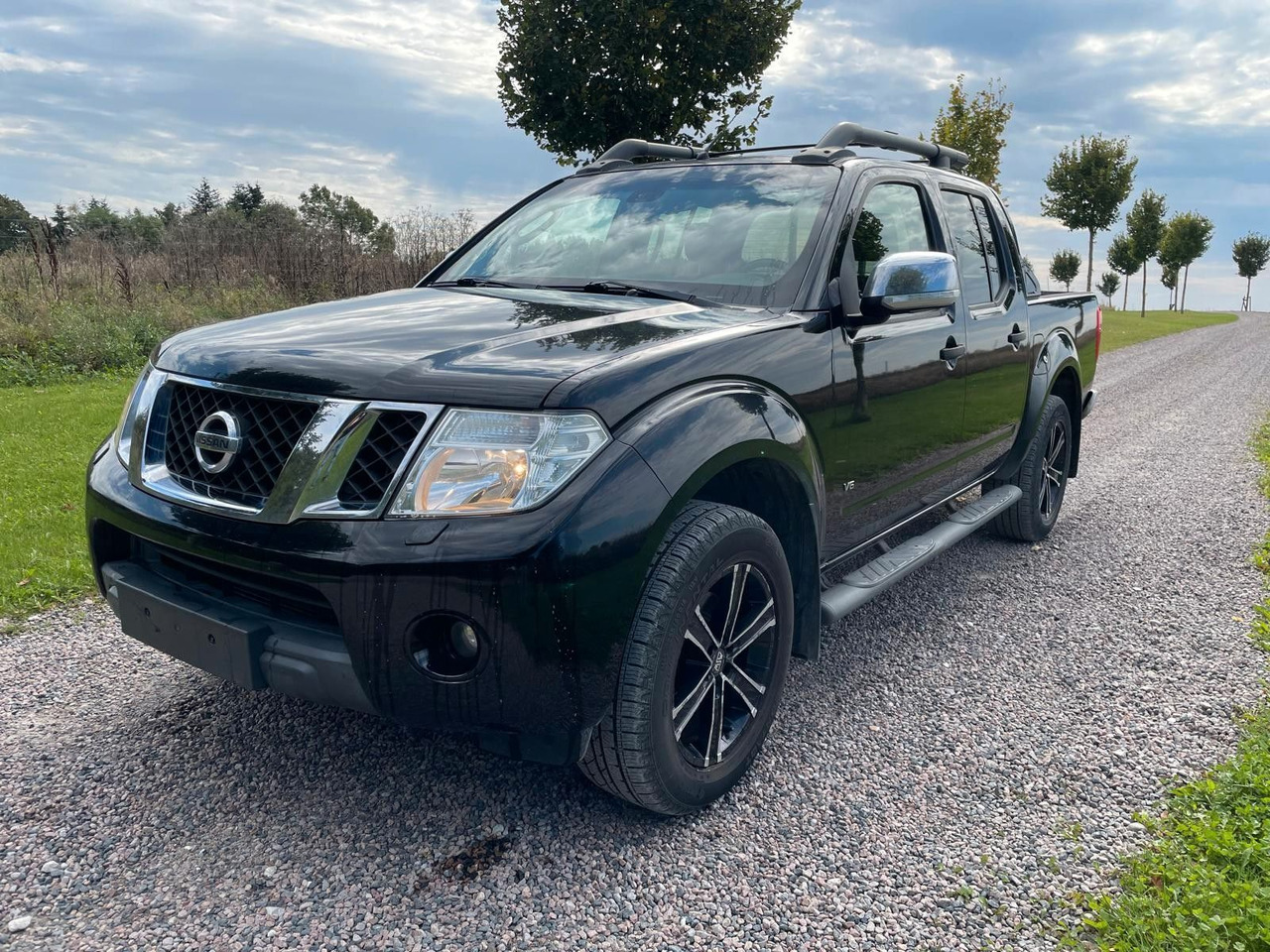 Nissan Navara Pickup Double Cab LE V6 4x4 LB - SUV/ Geländewagen: das Bild 1 Nissan Navara Pickup Double Cab LE V6 4x4 LB - SUV/ Geländewagen: das Bild 1