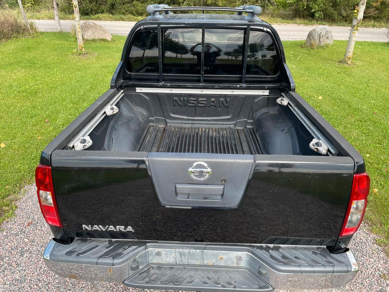 Nissan Navara Pickup Double Cab LE V6 4x4 LB - SUV/ Geländewagen: das Bild 5 Nissan Navara Pickup Double Cab LE V6 4x4 LB - SUV/ Geländewagen: das Bild 5