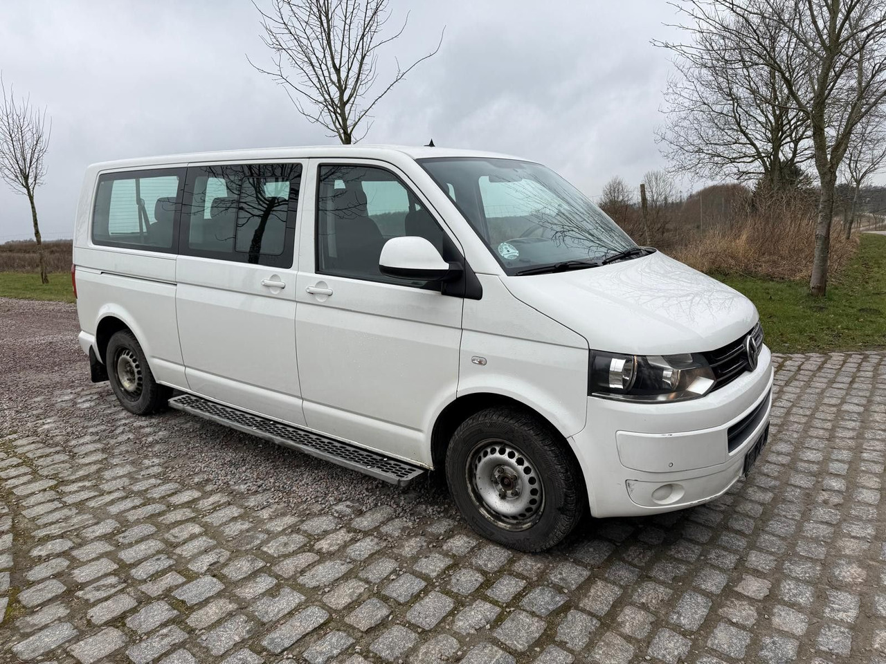 Volkswagen T5 Caravelle 2.0 TDI DSG Lang *7 Sitzplätze* - Personentransporter: das Bild 1 Volkswagen T5 Caravelle 2.0 TDI DSG Lang *7 Sitzplätze* - Personentransporter: das Bild 1