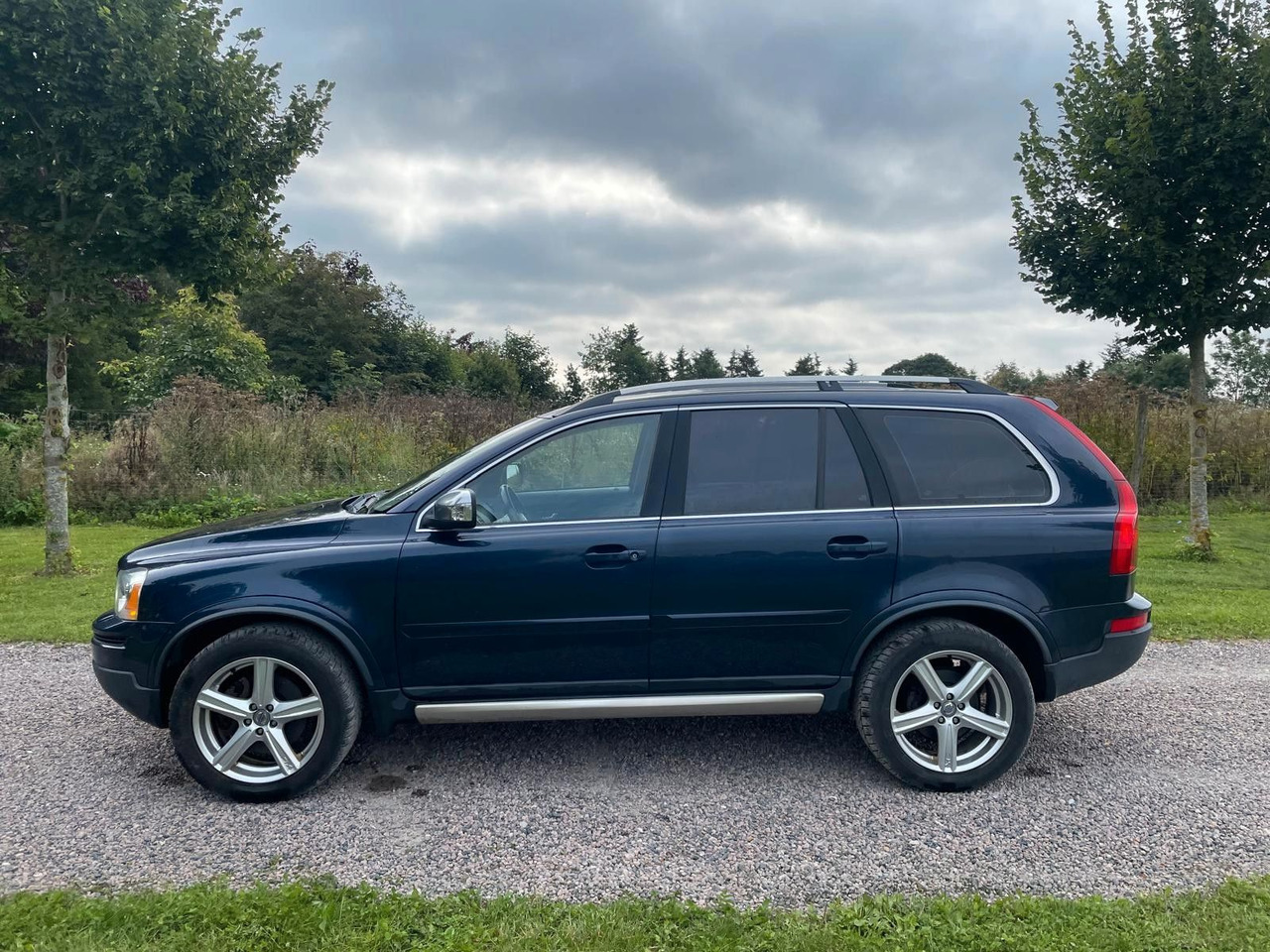 Volvo XC 90 XC90 D5 R-Design Geartronic - SUV/ Geländewagen: das Bild 2 Volvo XC 90 XC90 D5 R-Design Geartronic - SUV/ Geländewagen: das Bild 2