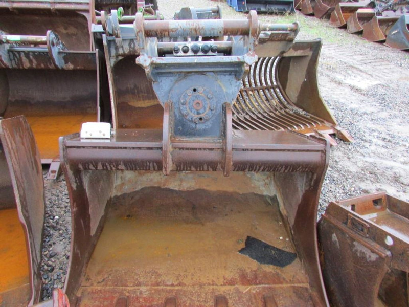 NSB E 160 Schwenktieflöffel 1400 mm OQ 65 / 7.500 - Anbauteil für Baumaschine: das Bild 3 NSB E 160 Schwenktieflöffel 1400 mm OQ 65 / 7.500 - Anbauteil für Baumaschine: das Bild 3