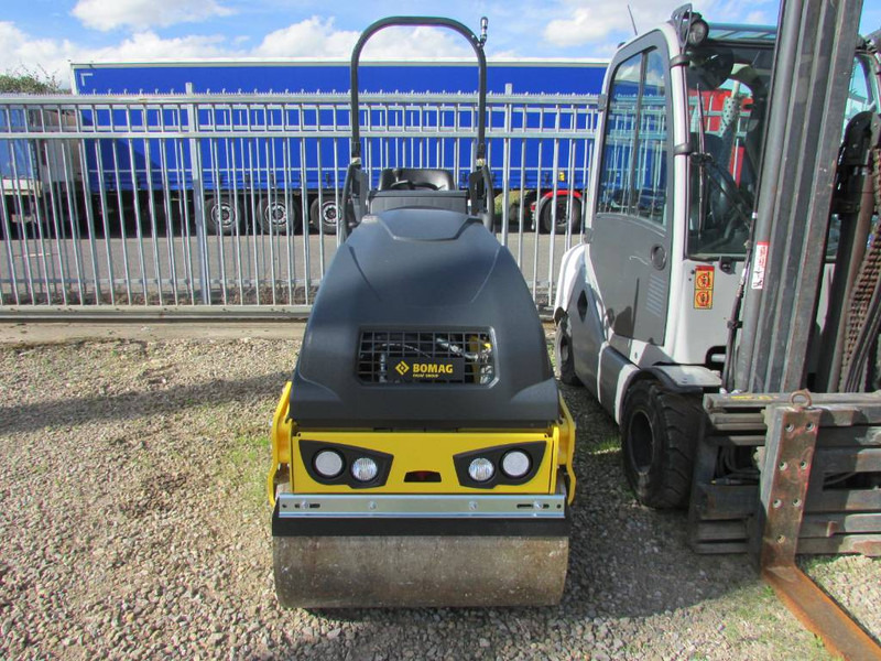 Bomag BW 90 AD-5 Walze / 22.000 EUR - Walzen: das Bild 3 Bomag BW 90 AD-5 Walze / 22.000 EUR - Walzen: das Bild 3