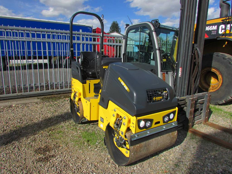 Bomag BW 90 AD-5 Walze / 23.900 EUR - Walzen: das Bild 2 Bomag BW 90 AD-5 Walze / 23.900 EUR - Walzen: das Bild 2