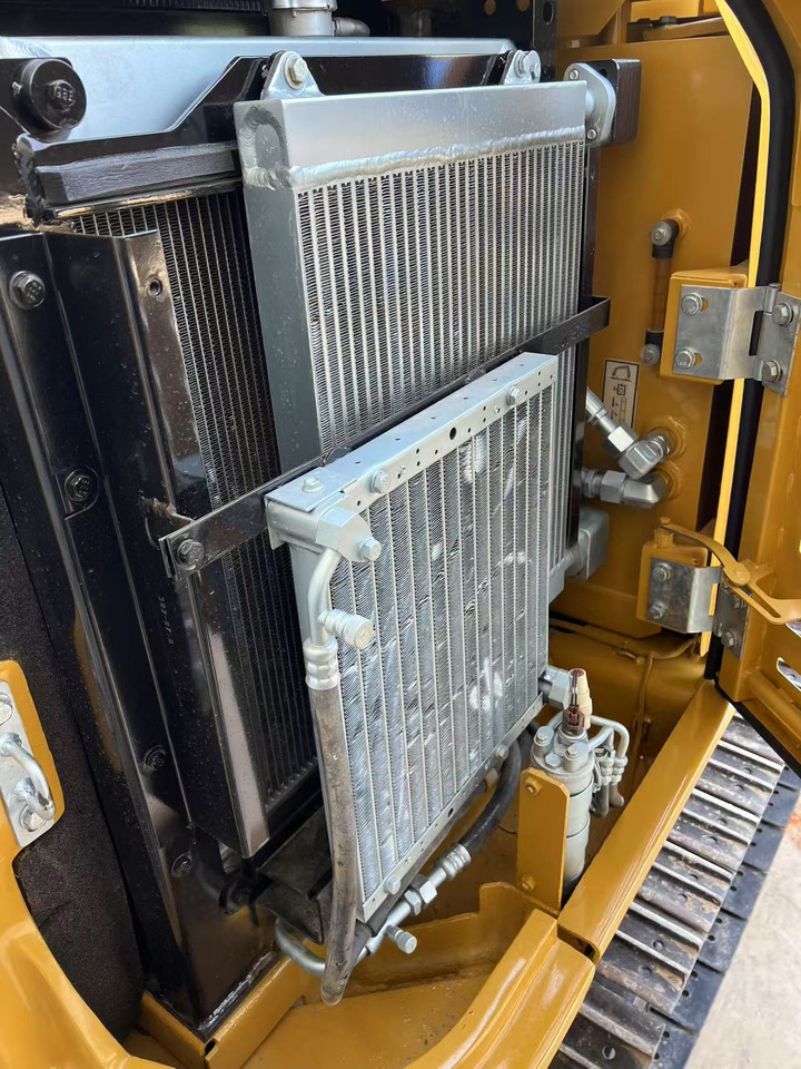 CATERPILLAR 305.5E2 - Minibagger: das Bild 4 CATERPILLAR 305.5E2 - Minibagger: das Bild 4