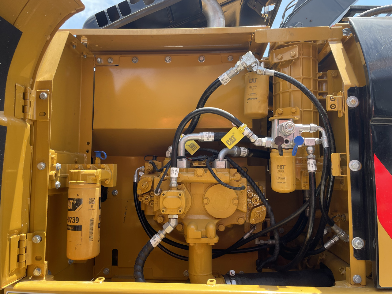 Kettenbagger CATERPILLAR 323D2: das Bild 9
