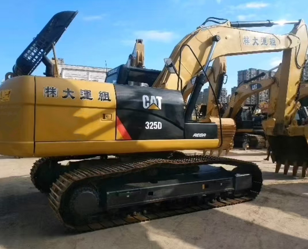 CATERPILLAR 325 D - Kettenbagger: das Bild 1 CATERPILLAR 325 D - Kettenbagger: das Bild 1