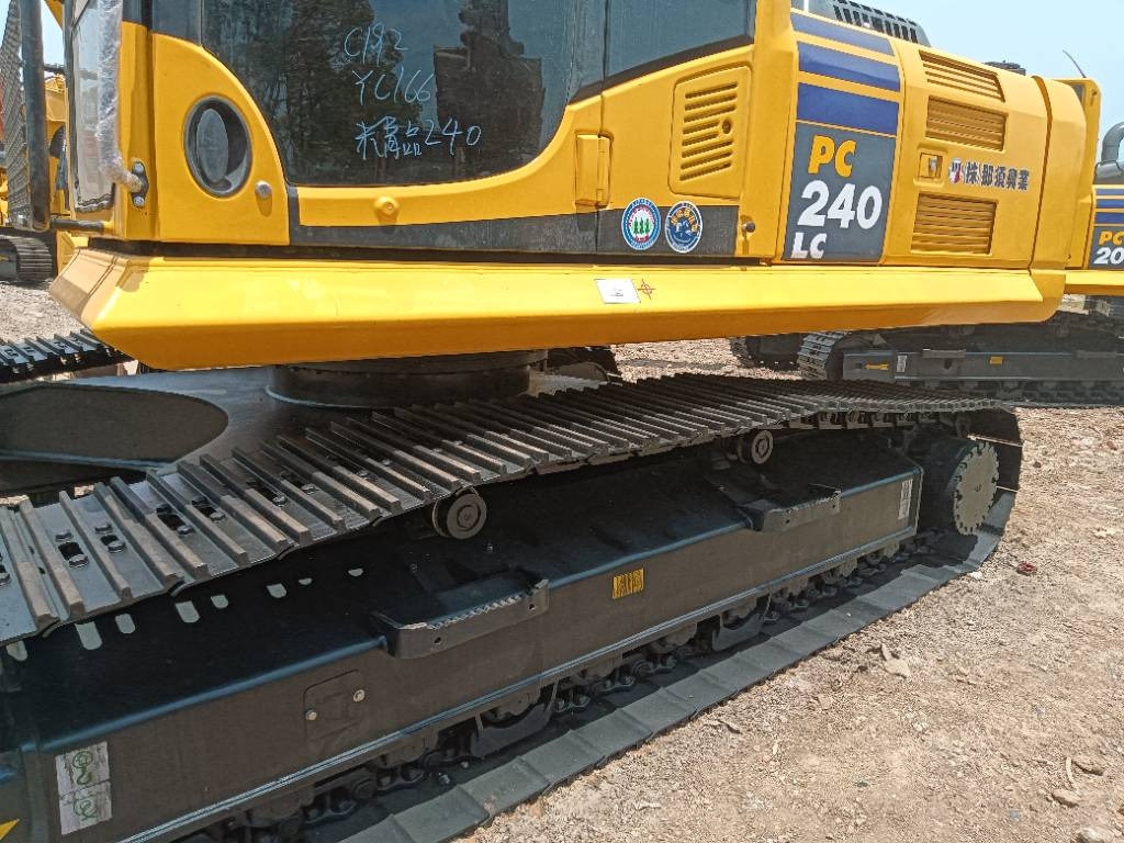 KOMATSU PC 240 - Kettenbagger: das Bild 3 KOMATSU PC 240 - Kettenbagger: das Bild 3