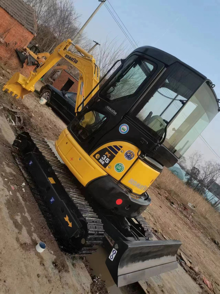 KOMATSU PC 35 MR - Minibagger: das Bild 2 KOMATSU PC 35 MR - Minibagger: das Bild 2