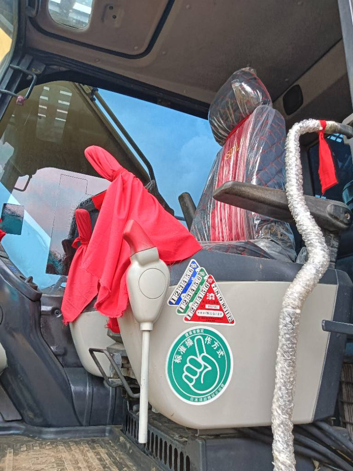 Leasing für Komatsu PC 220-8 Komatsu PC 220-8: das Bild 6 Leasing für Komatsu PC 220-8 Komatsu PC 220-8: das Bild 6