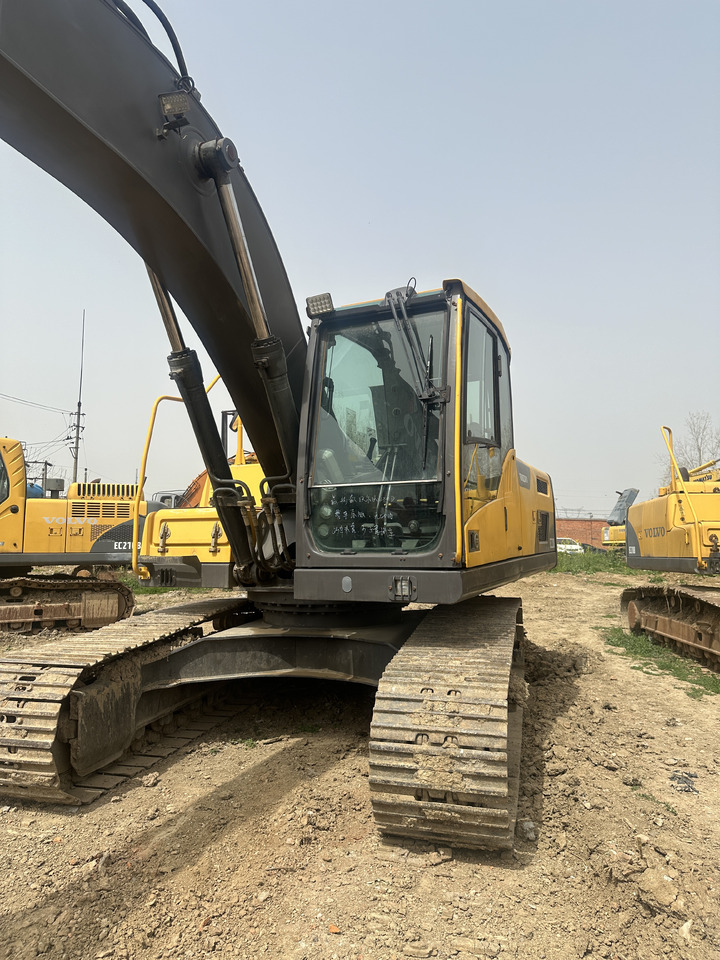 VOLVO EC220D - Kettenbagger: das Bild 2 VOLVO EC220D - Kettenbagger: das Bild 2