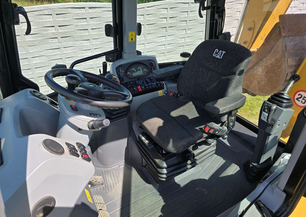Caterpillar - Baggerlader: das Bild 3 Caterpillar - Baggerlader: das Bild 3