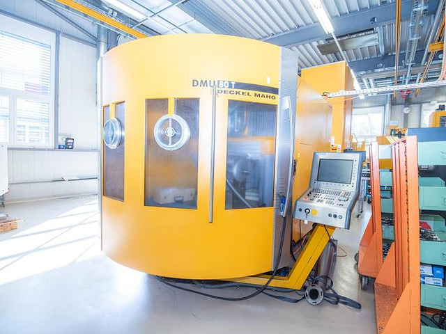 Deckel Maho DMU 80T - Baumaschine: das Bild 1 Deckel Maho DMU 80T - Baumaschine: das Bild 1