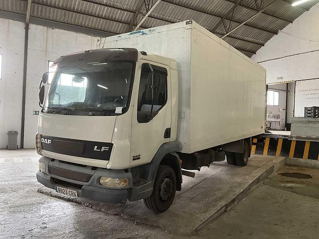 DAF AE 45 LF 3 12 - Kühlkoffer LKW: das Bild 2 DAF AE 45 LF 3 12 - Kühlkoffer LKW: das Bild 2