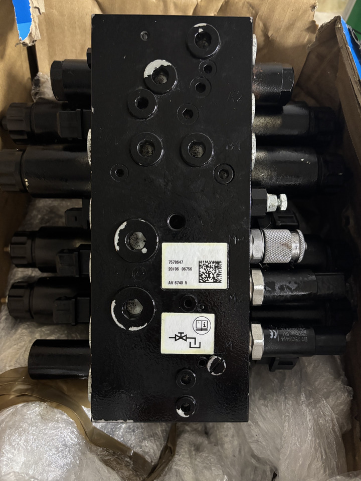 BT valve block 7578647 - Ersatzteile für Schubmaststapler: das Bild 3 BT valve block 7578647 - Ersatzteile für Schubmaststapler: das Bild 3