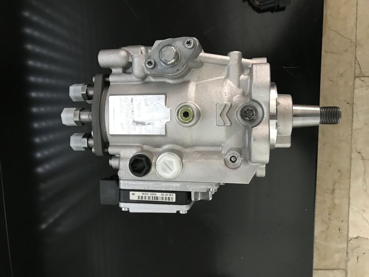 Bosch 2018 51111037611 MAN - Kraftstoffpumpe für LKW: das Bild 2 Bosch 2018 51111037611 MAN - Kraftstoffpumpe für LKW: das Bild 2
