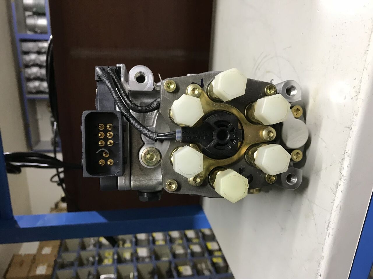 Bosch 2018 51965010612 MAN - Kraftstoffpumpe für LKW: das Bild 2 Bosch 2018 51965010612 MAN - Kraftstoffpumpe für LKW: das Bild 2