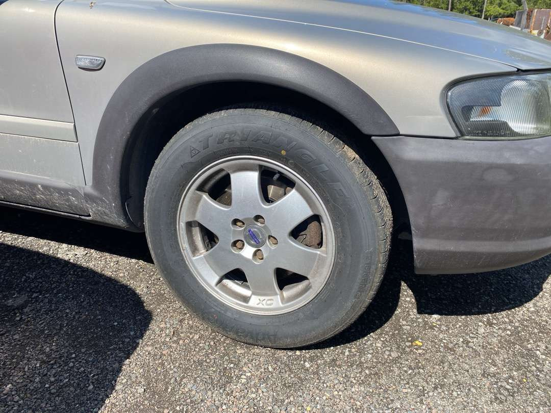 2001 Volvo XC70 EU-GODKJENT (rep.-objekt) - PKW: das Bild 4 2001 Volvo XC70 EU-GODKJENT (rep.-objekt) - PKW: das Bild 4