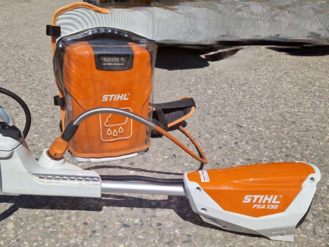 STIHL FSA 130 med AR 3000 ryggsekkbatteri – kraftig og stillegående profftrimmer - Motorradanhänger: das Bild 4 STIHL FSA 130 med AR 3000 ryggsekkbatteri – kraftig og stillegående profftrimmer - Motorradanhänger: das Bild 4