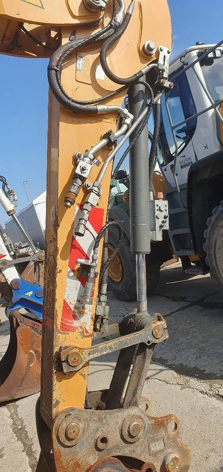Mobilbagger Liebherr A 910 compact: das Bild 9