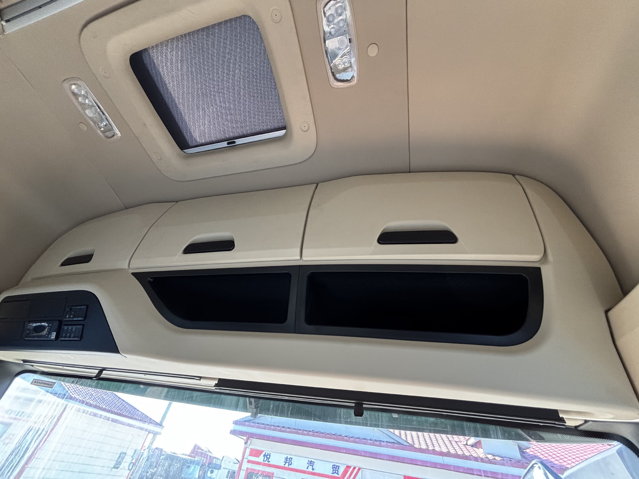 SHACMAN X6000 - Sattelzugmaschine: das Bild 4 SHACMAN X6000 - Sattelzugmaschine: das Bild 4