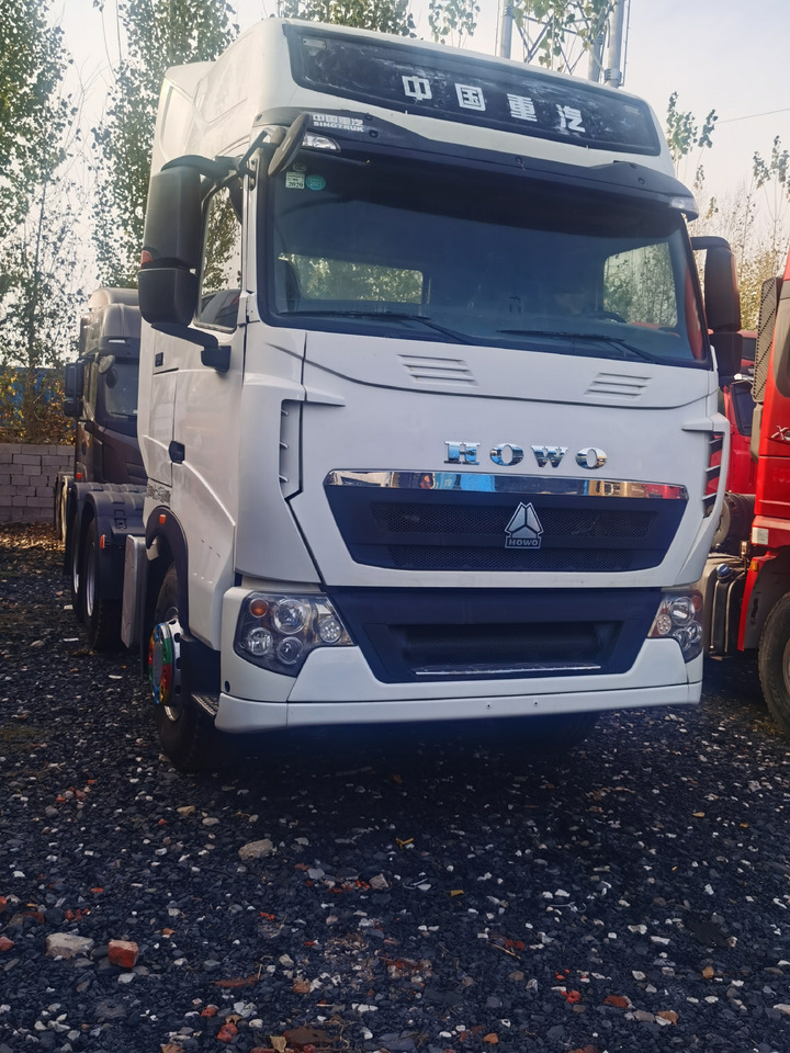 SINOTRUCK HOWO - Sattelzugmaschine: das Bild 1 SINOTRUCK HOWO - Sattelzugmaschine: das Bild 1