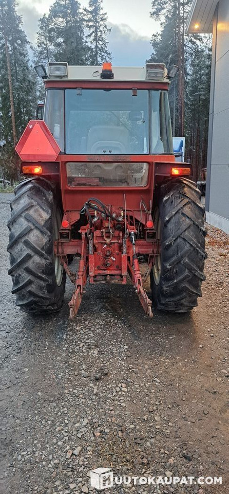 International 585XL, 1985, Diesel, 6 147 h Traktori, Kruunupyy - Traktor: das Bild 3 International 585XL, 1985, Diesel, 6 147 h Traktori, Kruunupyy - Traktor: das Bild 3