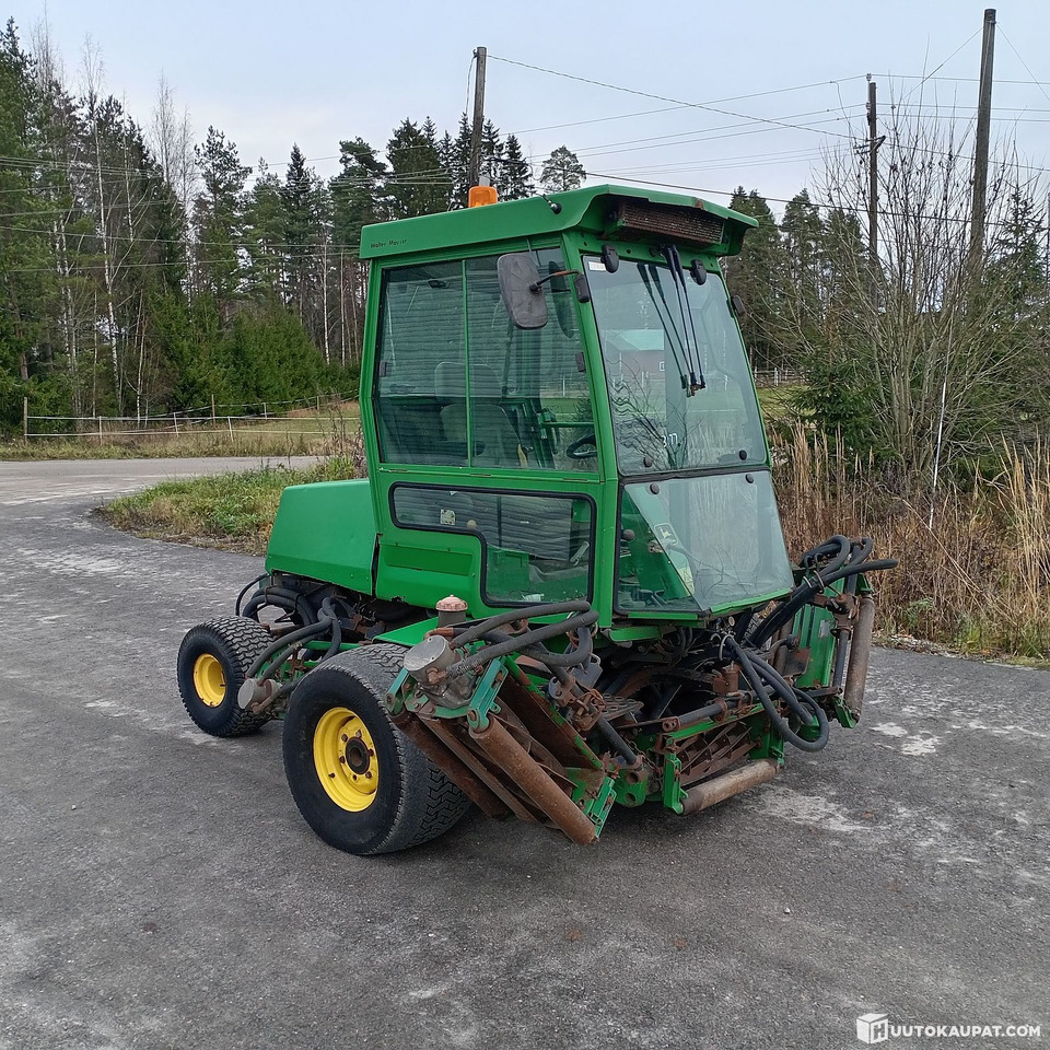 John Deere 3235 kelaleikkuri, 4 WD ja hytti, Hollola - Rasenmäher: das Bild 1 John Deere 3235 kelaleikkuri, 4 WD ja hytti, Hollola - Rasenmäher: das Bild 1
