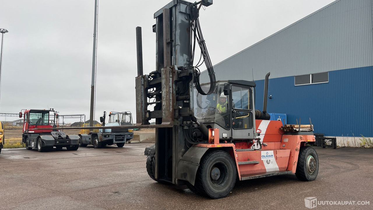 Kalmar DCD 160-12, 2001, Hamina - Dieselstapler: das Bild 2 Kalmar DCD 160-12, 2001, Hamina - Dieselstapler: das Bild 2