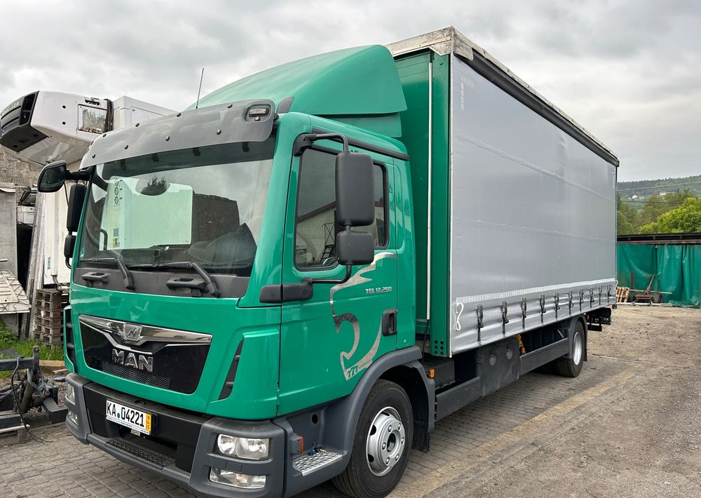 MAN TGL 12.250 6.2m AUTOMAT KLIMA z Niemiec ESP nowe opony EURO 6 / 4.75 rozstaw / zawiesie na wózek widłowy / TOP STAN / okazja nauka jazdy MOŻLIWOŚĆ DOSTOSOWANIA 12t - Plane LKW: das Bild 1 MAN TGL 12.250 6.2m AUTOMAT KLIMA z Niemiec ESP nowe opony EURO 6 / 4.75 rozstaw / zawiesie na wózek widłowy / TOP STAN / okazja nauka jazdy MOŻLIWOŚĆ DOSTOSOWANIA 12t - Plane LKW: das Bild 1