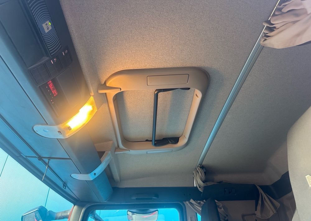 Sattelzugmaschine MAN TGS 18.460 NAUKA JAZDY ELKA AUTOMAT 4x2 STANDARD 315/70r22.5 SUPER STAN TGX 470 460 420 430 500 510 400 360 410 320: das Bild 15