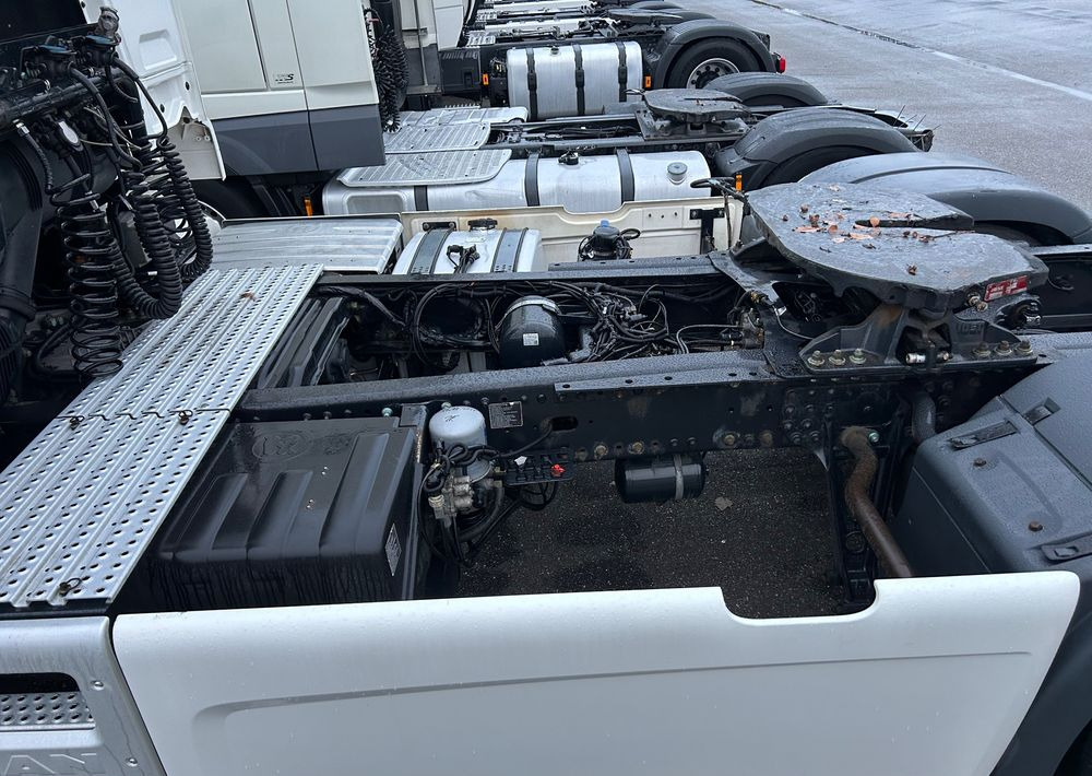 MAN TGS 18.500 TOP1 NAUKA JAZDY POLIFT ELKA AUTOMAT 4x2 STANDARD 315/70r22.5 SUPER STAN TGX 470 460 420 430 500 510 400 360 410 - Sattelzugmaschine: das Bild 5 MAN TGS 18.500 TOP1 NAUKA JAZDY POLIFT ELKA AUTOMAT 4x2 STANDARD 315/70r22.5 SUPER STAN TGX 470 460 420 430 500 510 400 360 410 - Sattelzugmaschine: das Bild 5