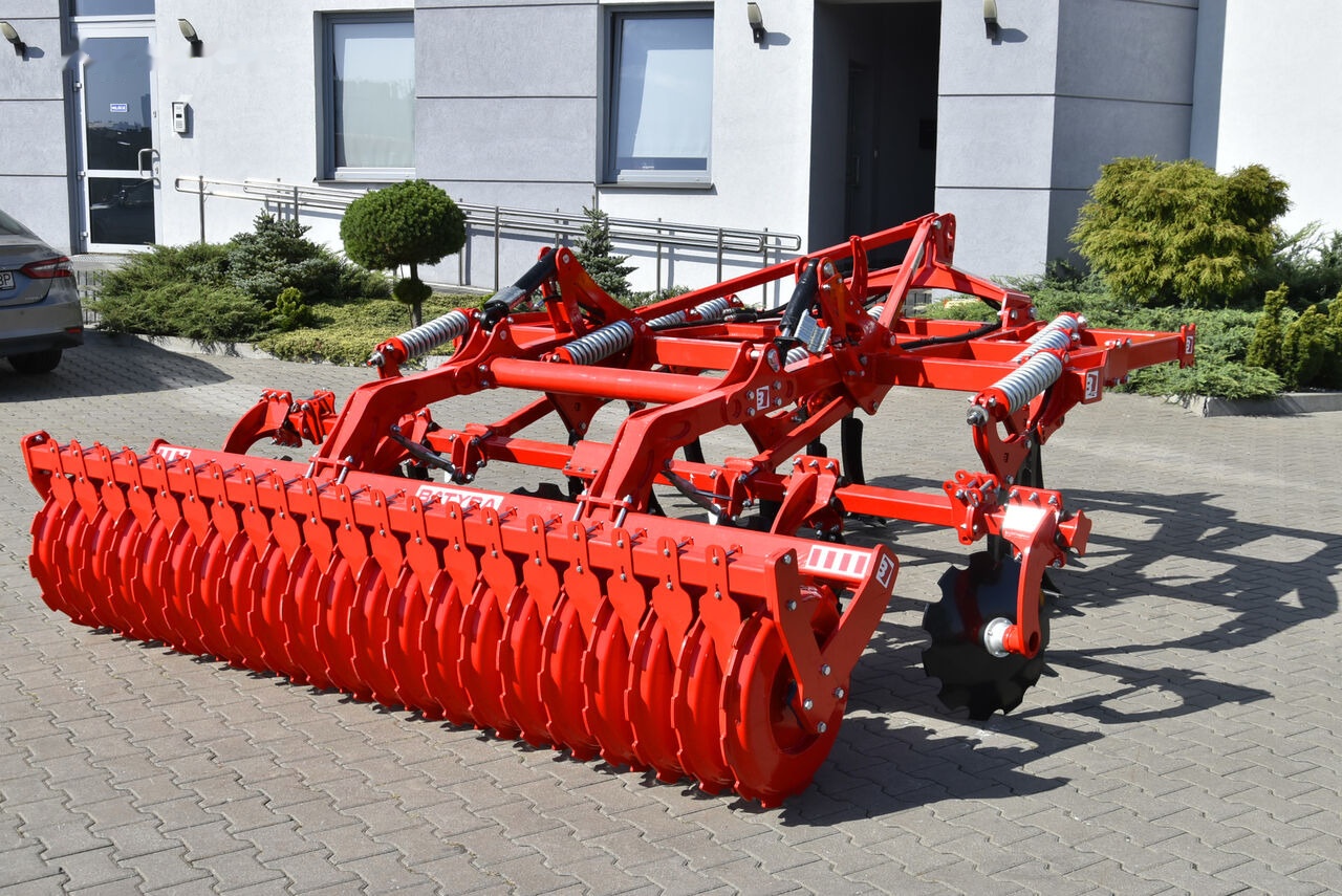New Batyra, Select bezorkowy 3,0m - Technik für Bodenbearbeitung: das Bild 1 New Batyra, Select bezorkowy 3,0m - Technik für Bodenbearbeitung: das Bild 1