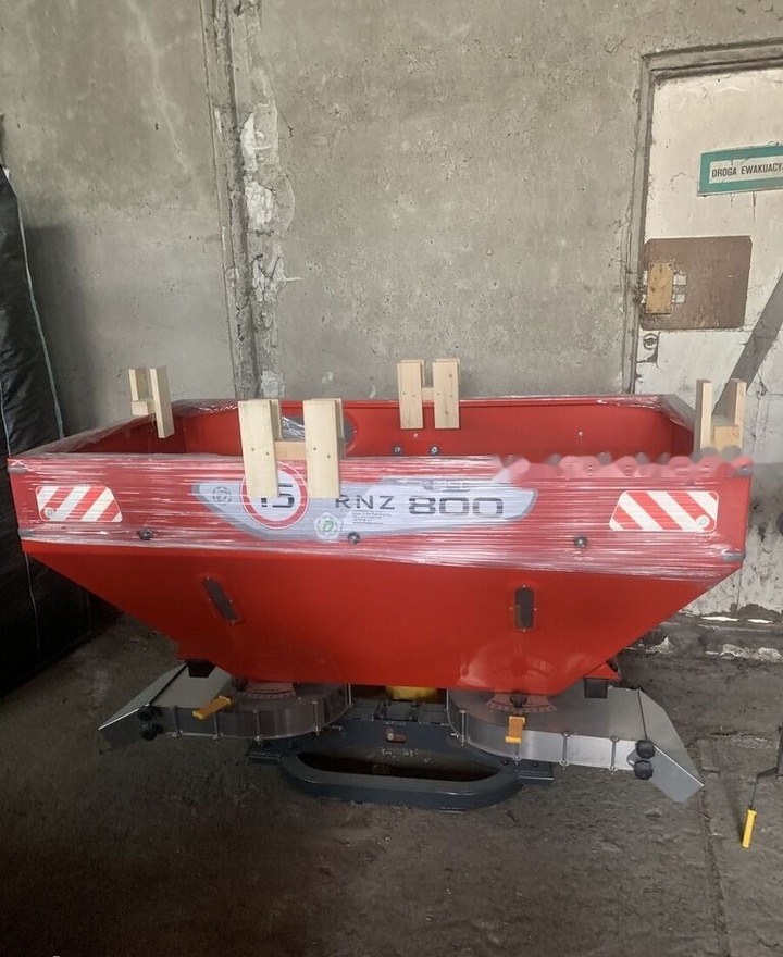 New Rozsiewacz Sadowniczy Dwutarczowy 600,800i 1000L - Düngerstreuer: das Bild 1 New Rozsiewacz Sadowniczy Dwutarczowy 600,800i 1000L - Düngerstreuer: das Bild 1
