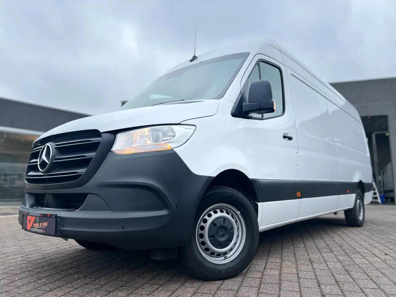 Mercedes-Benz Sprinter 317 L3H2 (38.250ex) 3.5T SLEEP|CARPLAY|CAMERA|PTS - Kastenwagen: das Bild 2 Mercedes-Benz Sprinter 317 L3H2 (38.250ex) 3.5T SLEEP|CARPLAY|CAMERA|PTS - Kastenwagen: das Bild 2