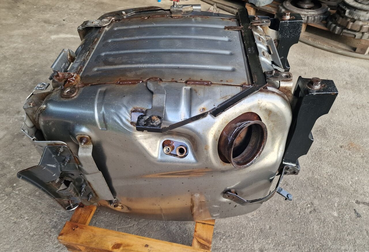 Scania Katalizator DPF R XPI Euro 6 DC13 2164453 2158333 Scania R XPI 410 Euro 6 DC13 2164453 2158333 truck - Schalldämpfer für LKW: das Bild 1 Scania Katalizator DPF R XPI Euro 6 DC13 2164453 2158333 Scania R XPI 410 Euro 6 DC13 2164453 2158333 truck - Schalldämpfer für LKW: das Bild 1