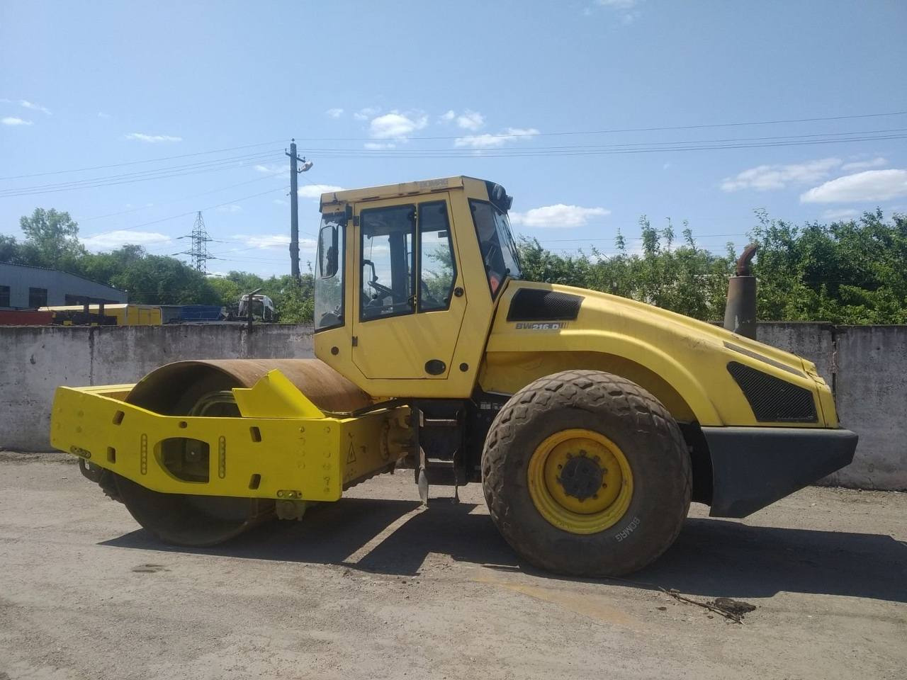 Walzenzug BOMAG BW 216 DH-4: das Bild 6