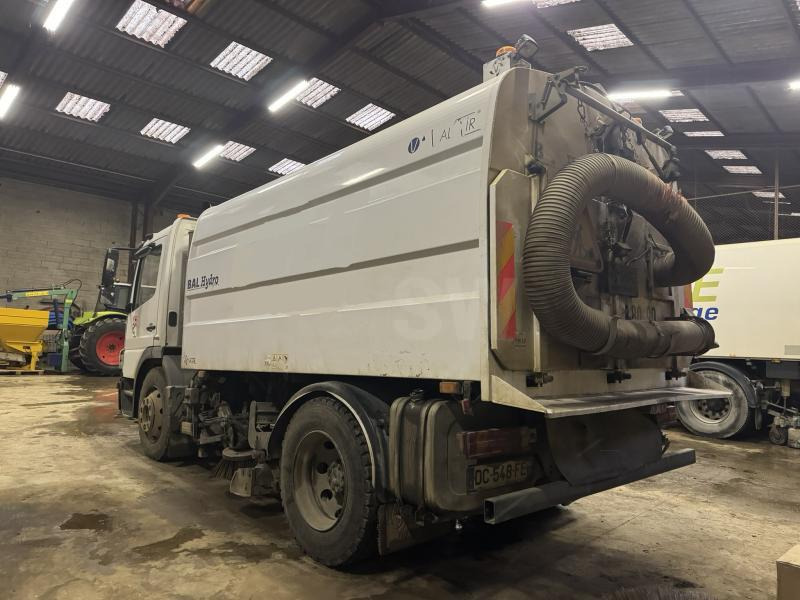 Mercedes Atego 1524 - Kehrmaschine: das Bild 3 Mercedes Atego 1524 - Kehrmaschine: das Bild 3