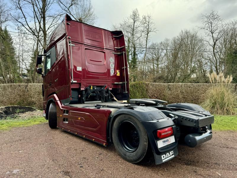 DAF XG + 530 FT + - Sattelzugmaschine: das Bild 5 DAF XG + 530 FT + - Sattelzugmaschine: das Bild 5