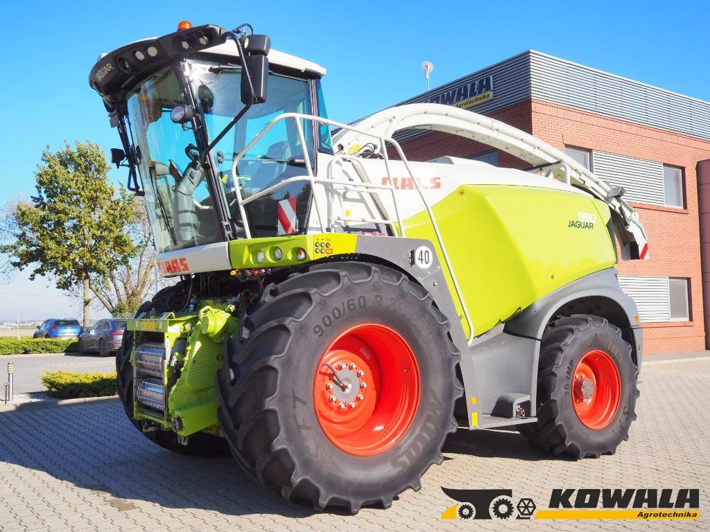 Claas Jaguar 950 4x4 - Feldhäcksler: das Bild 1 Claas Jaguar 950 4x4 - Feldhäcksler: das Bild 1