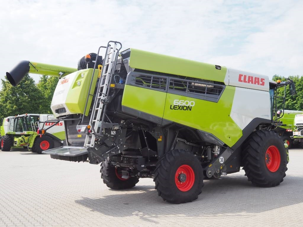 Claas Lexion 6600 + V770 - Mähdrescher: das Bild 3 Claas Lexion 6600 + V770 - Mähdrescher: das Bild 3
