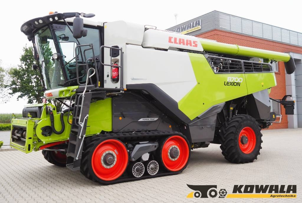 Mähdrescher Claas Lexion 8700TT + V1080: das Bild 1