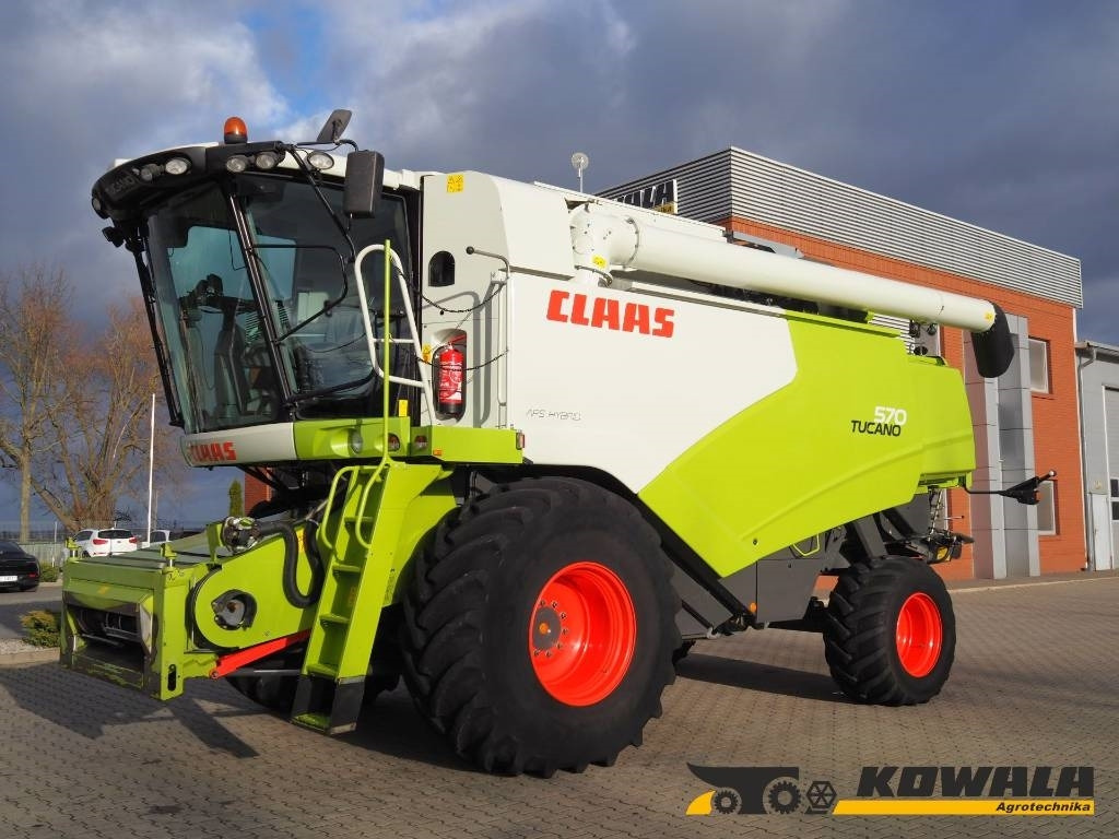 Claas Tucano 570 GPS + V770 - Mähdrescher: das Bild 1 Claas Tucano 570 GPS + V770 - Mähdrescher: das Bild 1