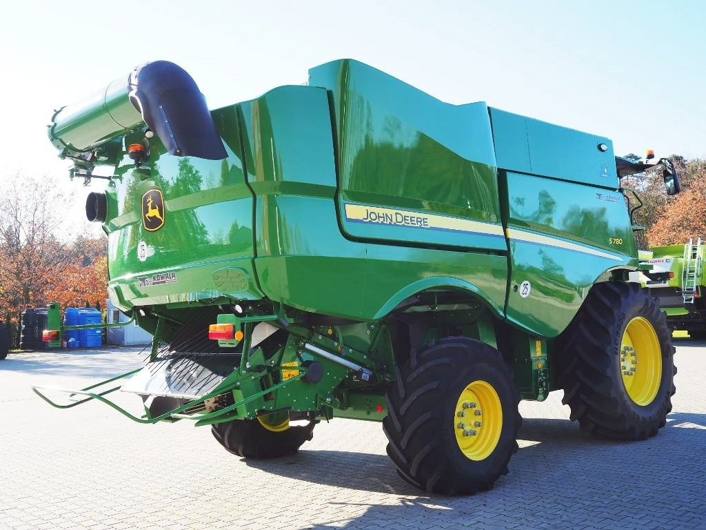 John Deere S780 + 730X - Mähdrescher: das Bild 3 John Deere S780 + 730X - Mähdrescher: das Bild 3