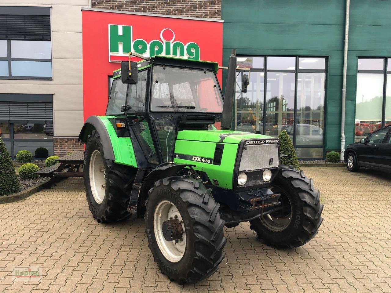 Deutz-Fahr DX 4.50 - Traktor: das Bild 1 Deutz-Fahr DX 4.50 - Traktor: das Bild 1