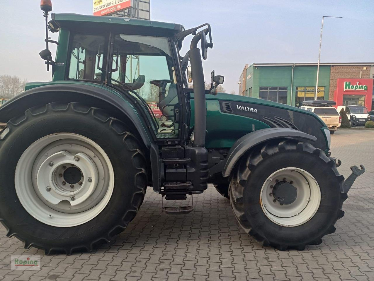 Valtra T203 D - Traktor: das Bild 4 Valtra T203 D - Traktor: das Bild 4