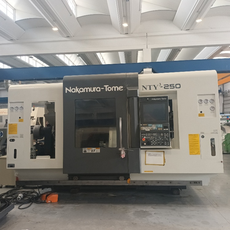 Tornio Cnc a tre torrette Nakamura NTY3-250 - Metalldrehmaschine: das Bild 1 Tornio Cnc a tre torrette Nakamura NTY3-250 - Metalldrehmaschine: das Bild 1