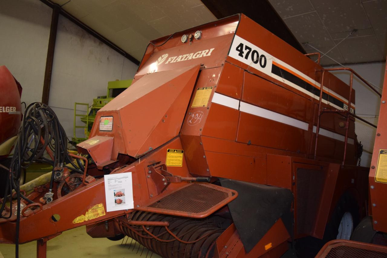 Fiat Hesston 4700 - Packenpresse: das Bild 2 Fiat Hesston 4700 - Packenpresse: das Bild 2