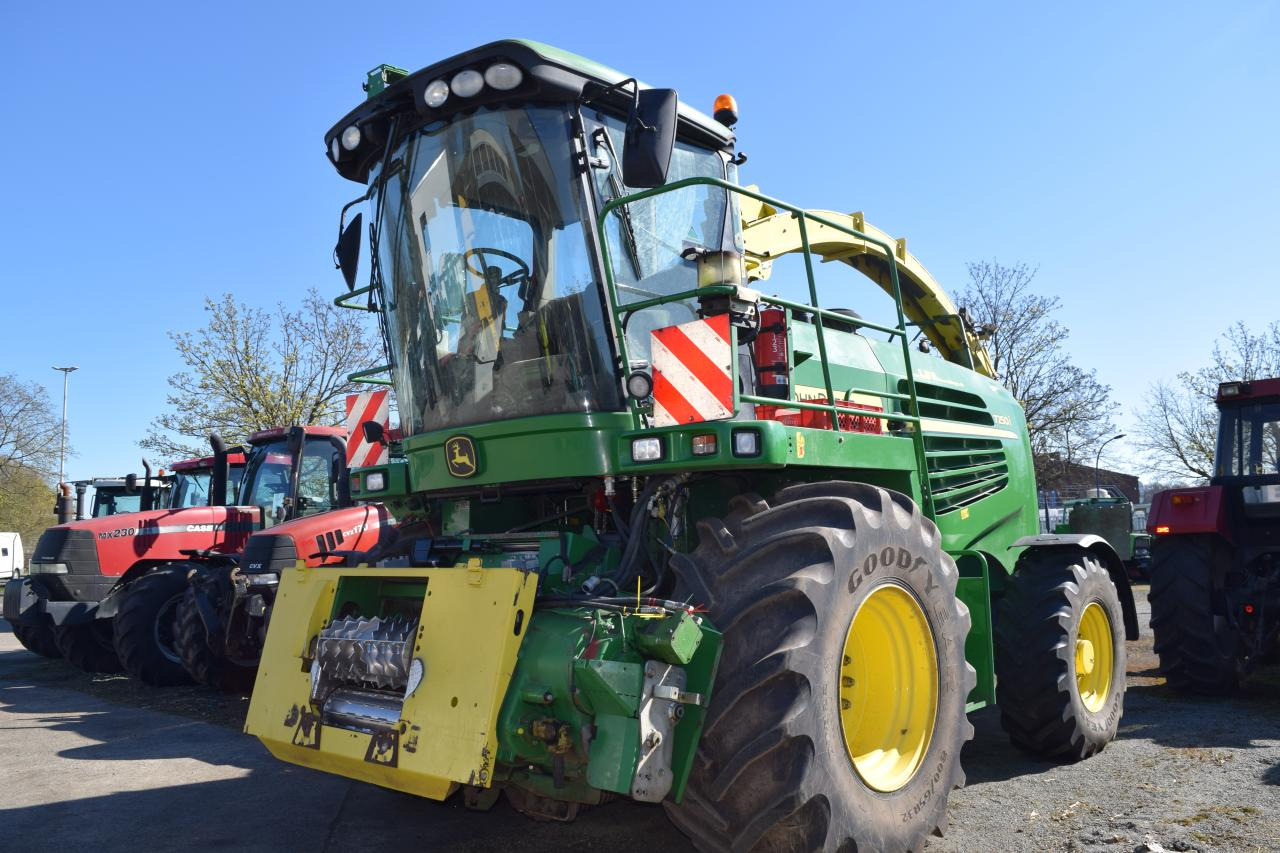 John Deere 7250 i - Feldhäcksler: das Bild 2 John Deere 7250 i - Feldhäcksler: das Bild 2